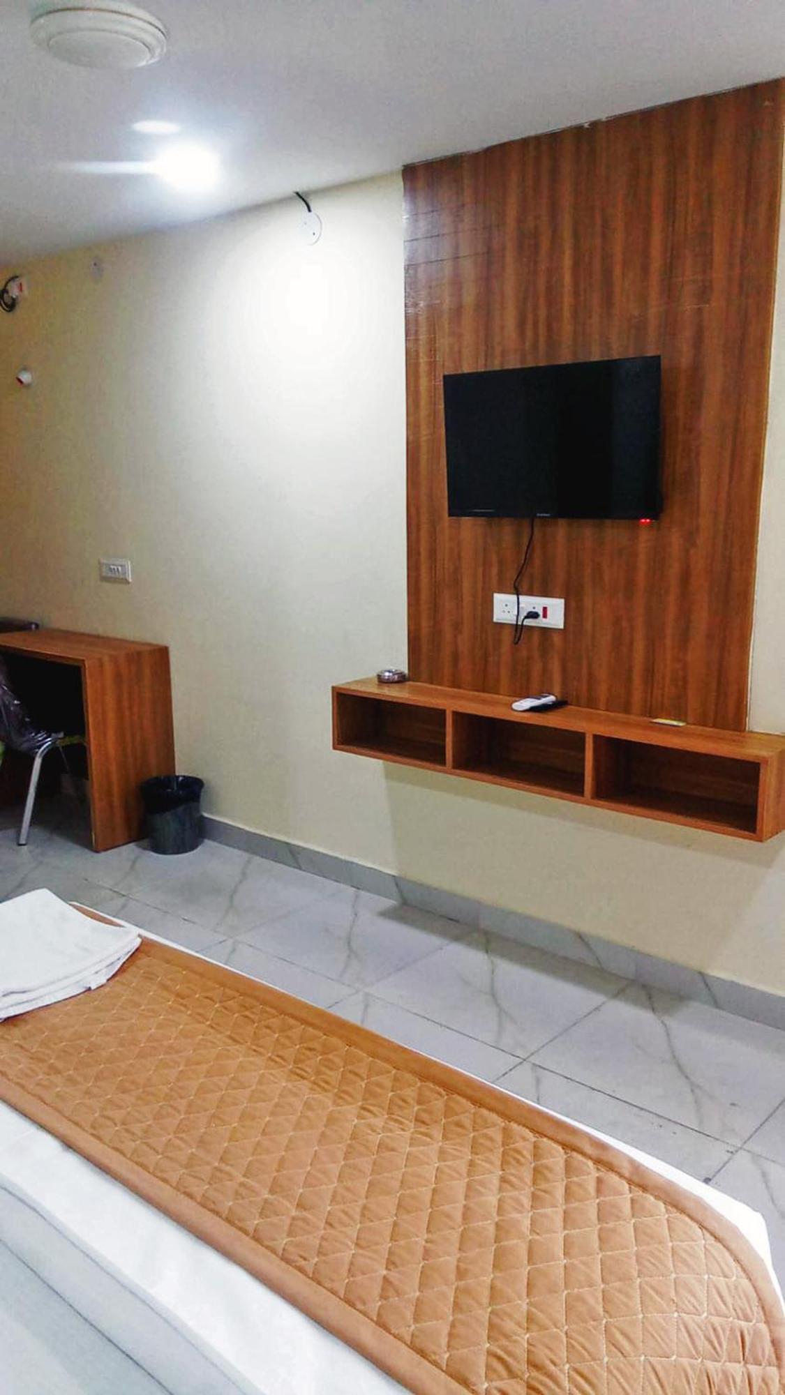 Udupi Deluxe Lodge Gulbarga Гулбарга Экстерьер фото