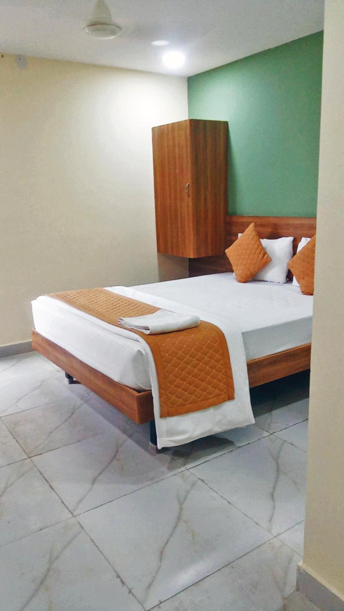 Udupi Deluxe Lodge Gulbarga Гулбарга Экстерьер фото