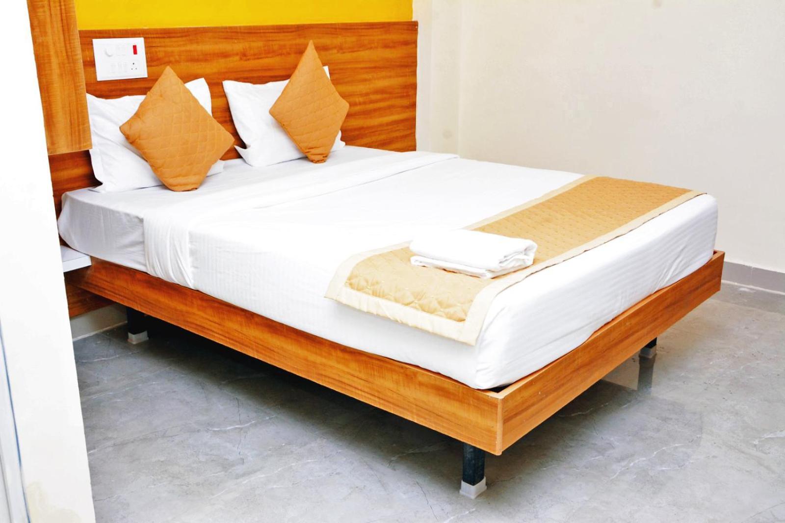Udupi Deluxe Lodge Gulbarga Гулбарга Экстерьер фото