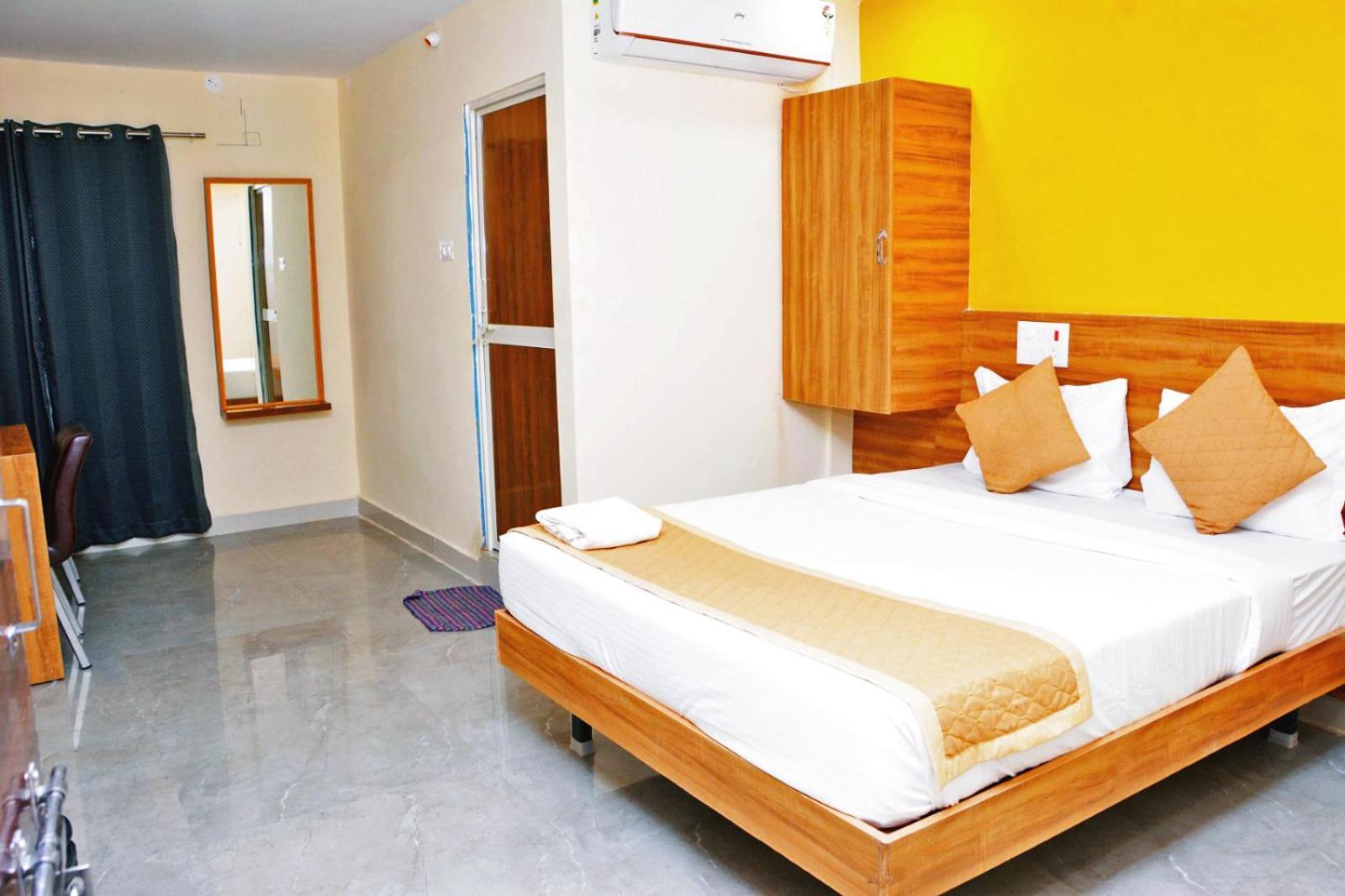 Udupi Deluxe Lodge Gulbarga Гулбарга Экстерьер фото