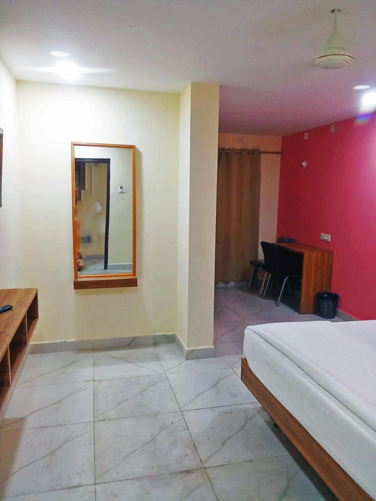 Udupi Deluxe Lodge Gulbarga Гулбарга Экстерьер фото