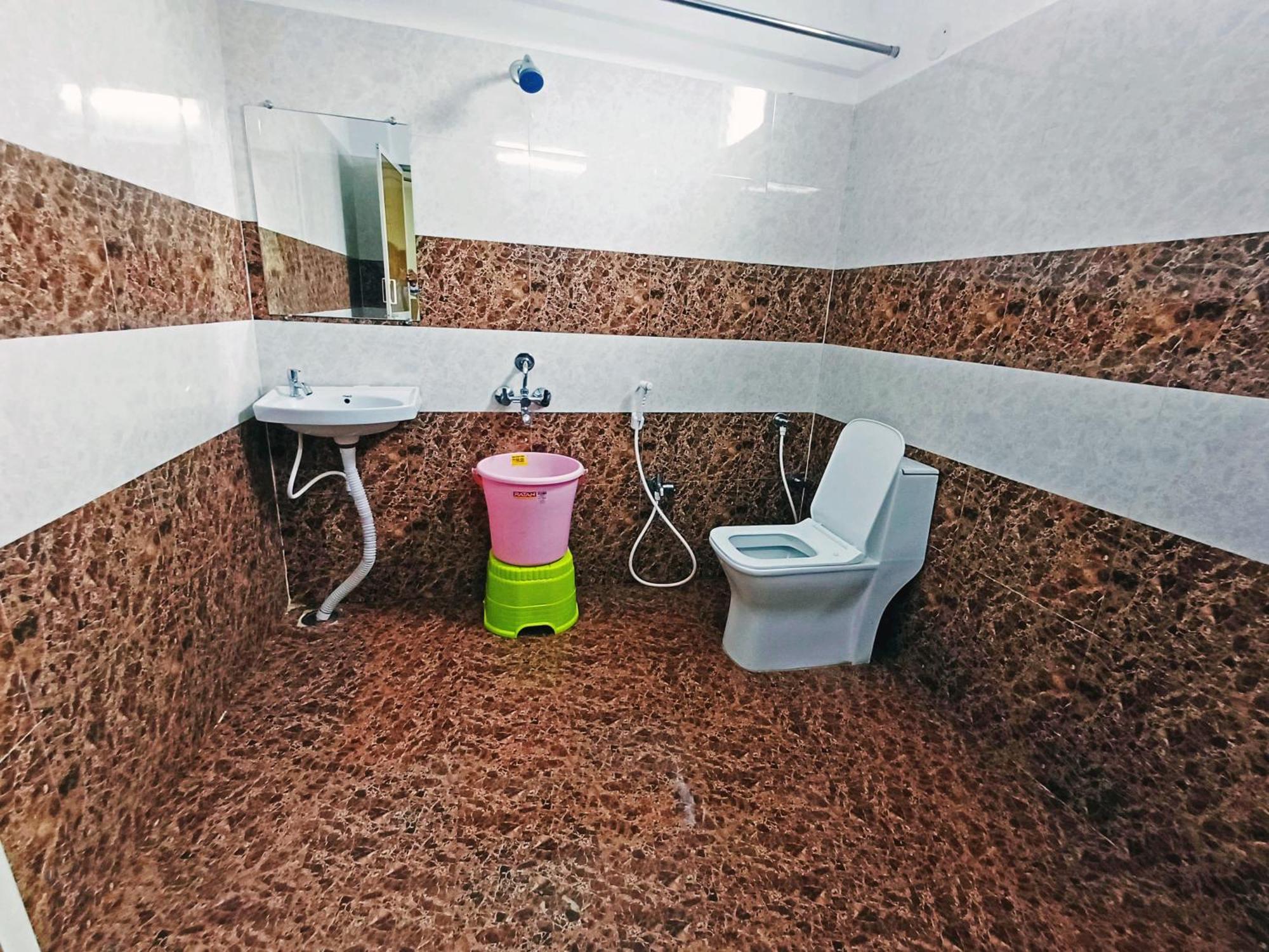 Udupi Deluxe Lodge Gulbarga Гулбарга Экстерьер фото