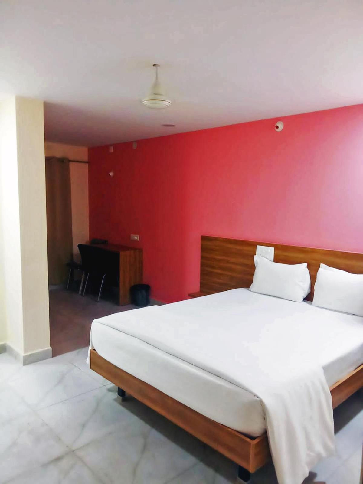 Udupi Deluxe Lodge Gulbarga Гулбарга Экстерьер фото